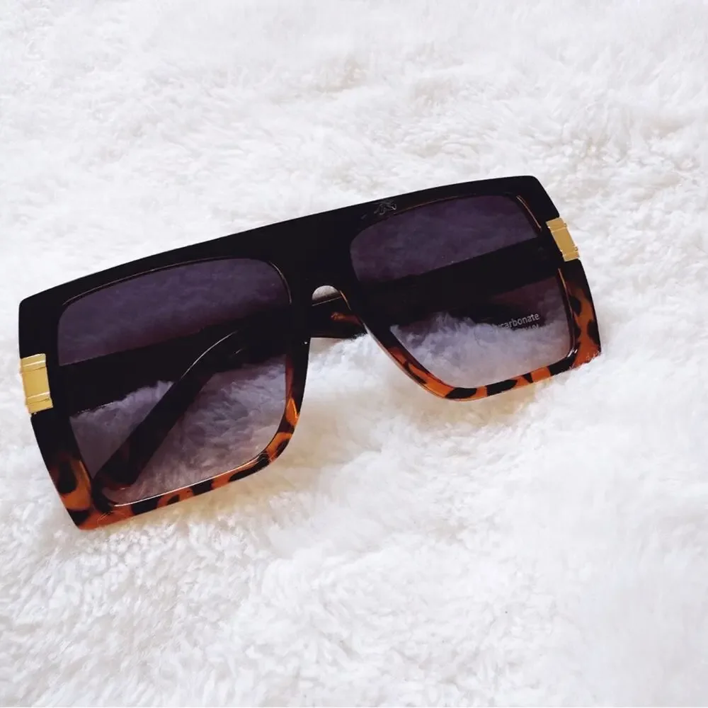Stylish Black and Tortoise Sunglasses - Picture 3 of 9